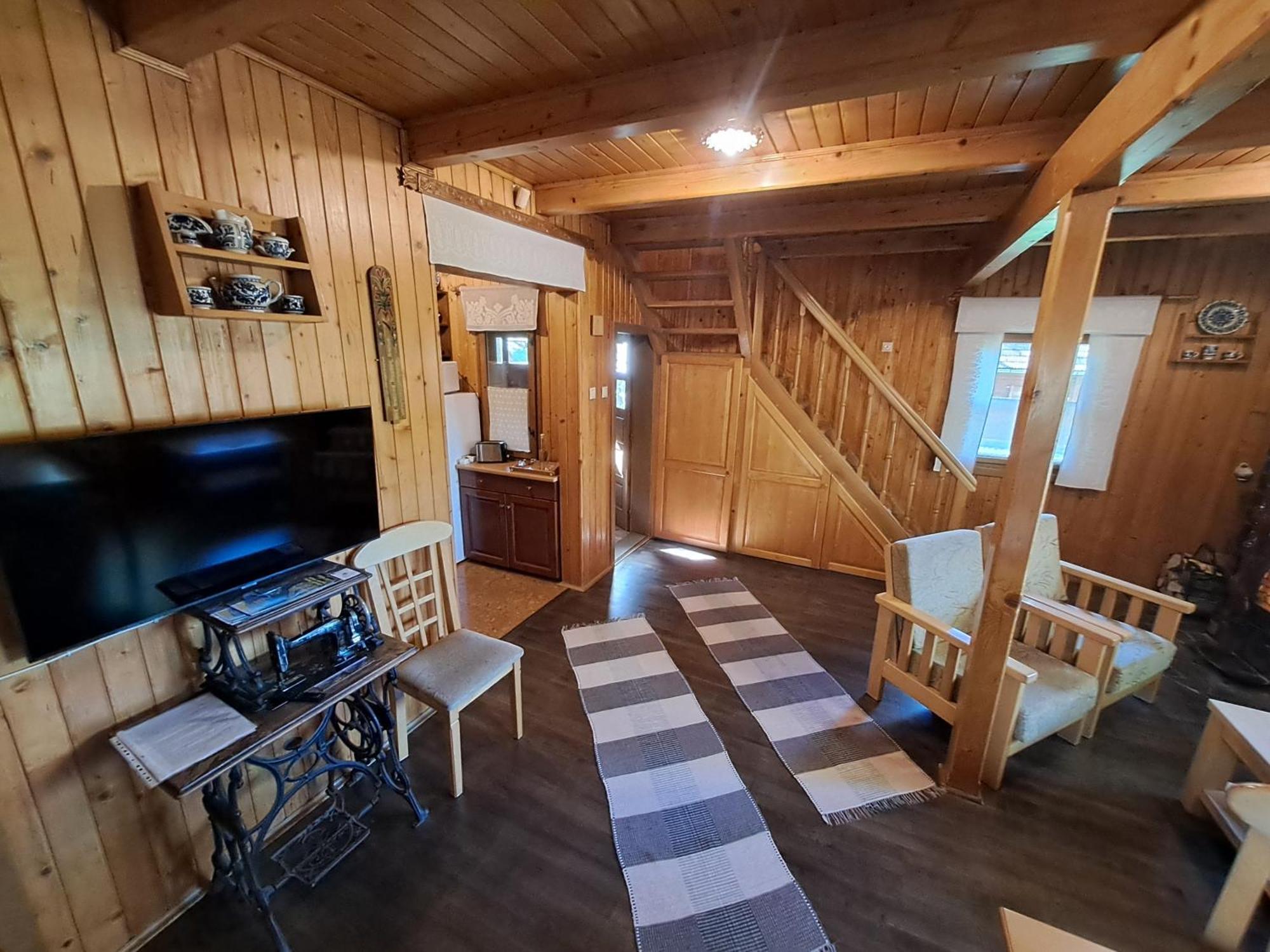 Nagy Lak Ii. Vila Sub Cetate Exterior foto